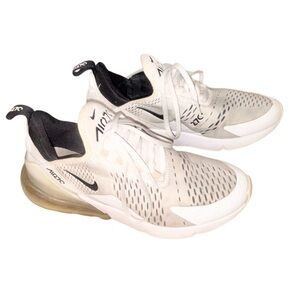 NIKE AIRMAX 270 white tennis shoes women’s size 9.5 men’s size 8 41